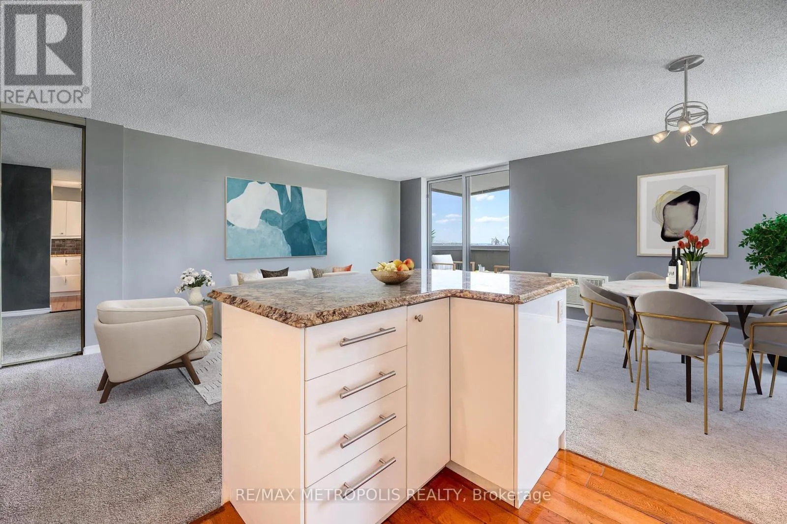 1408 - 155 FRONT STREET N