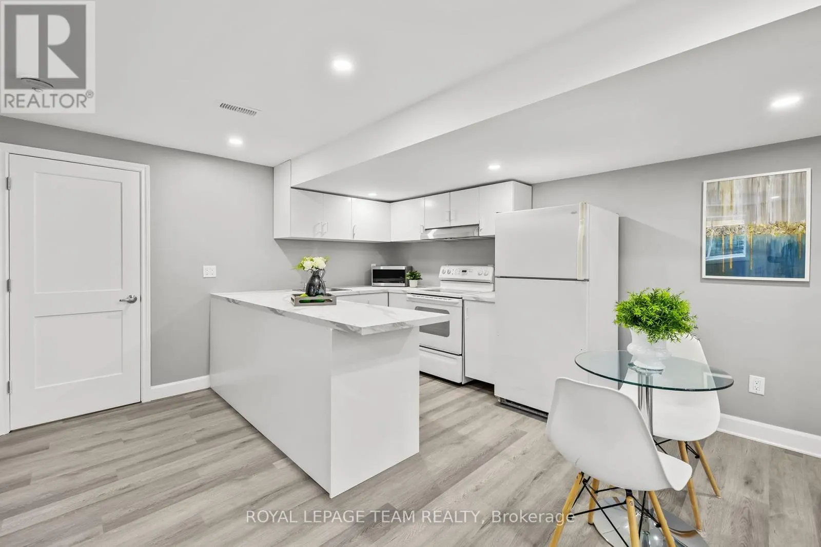 B - 908 CLARKIA STREET