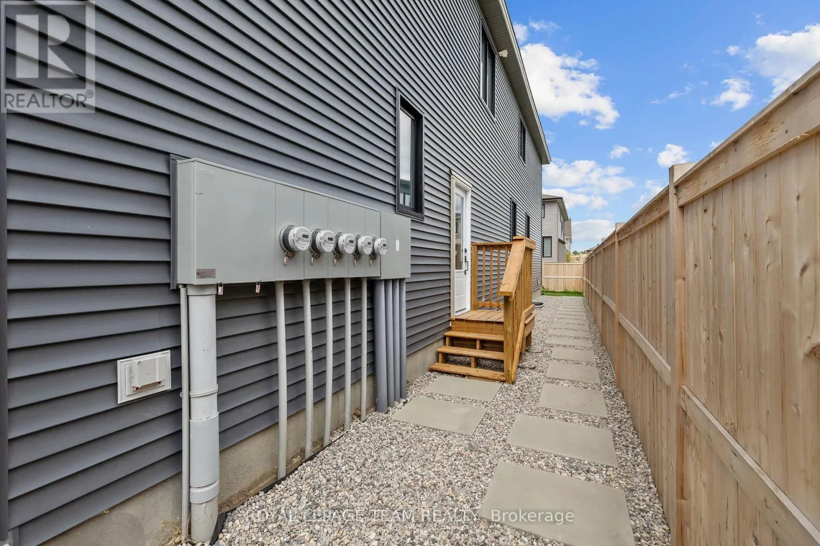 B - 908 CLARKIA STREET