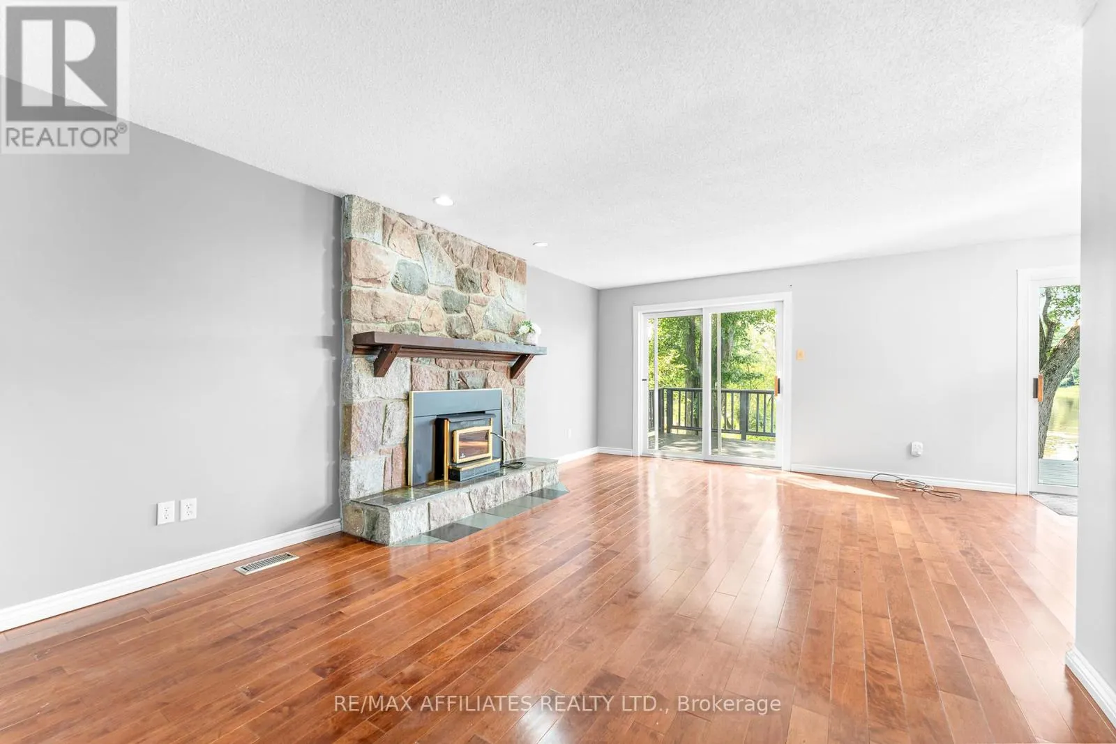 1278 BAYVIEW DRIVE