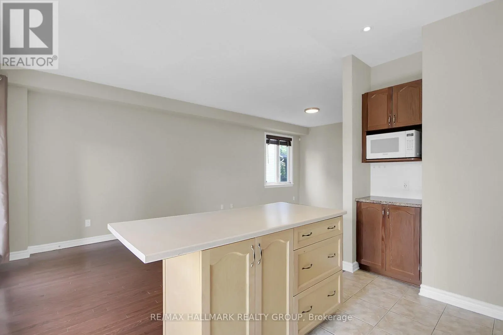 240 LEATHER LEAF TERRACE