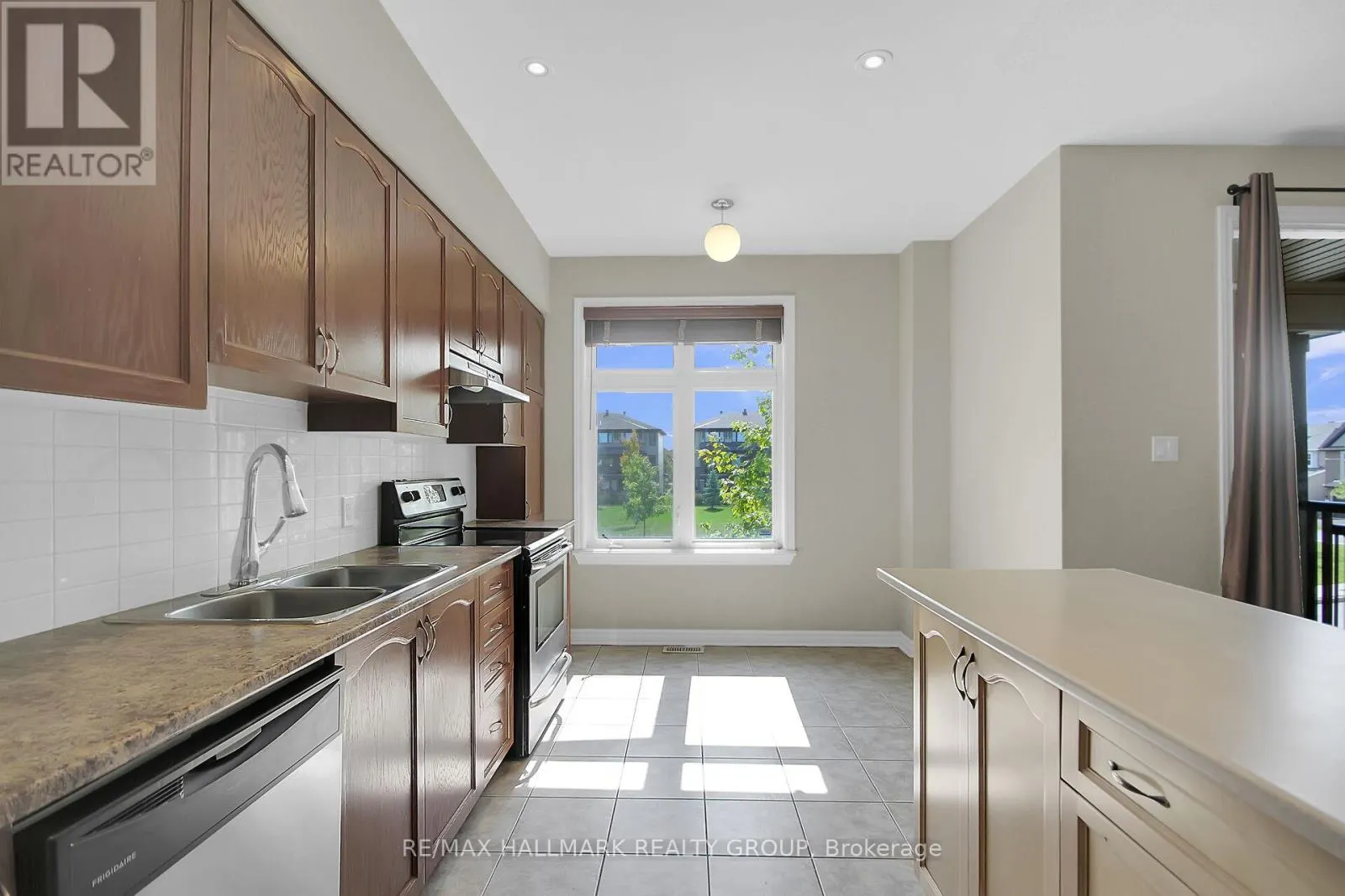 240 LEATHER LEAF TERRACE