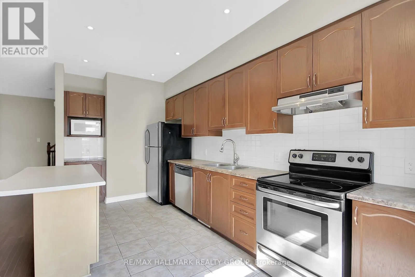 240 LEATHER LEAF TERRACE