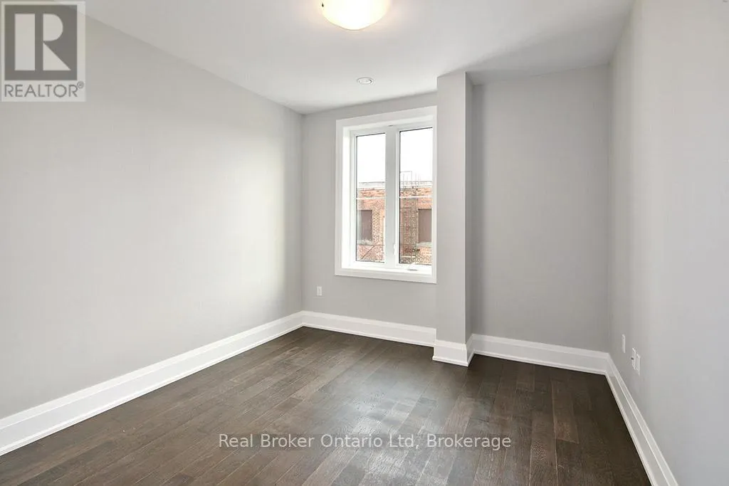 206 - 80 9TH STREET E, #206