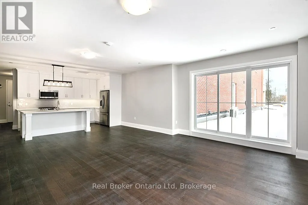 206 - 80 9TH STREET E, #206