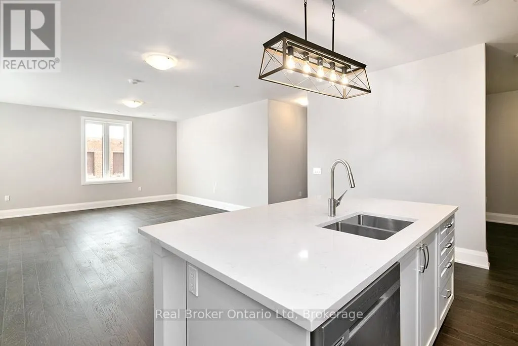206 - 80 9TH STREET E, #206