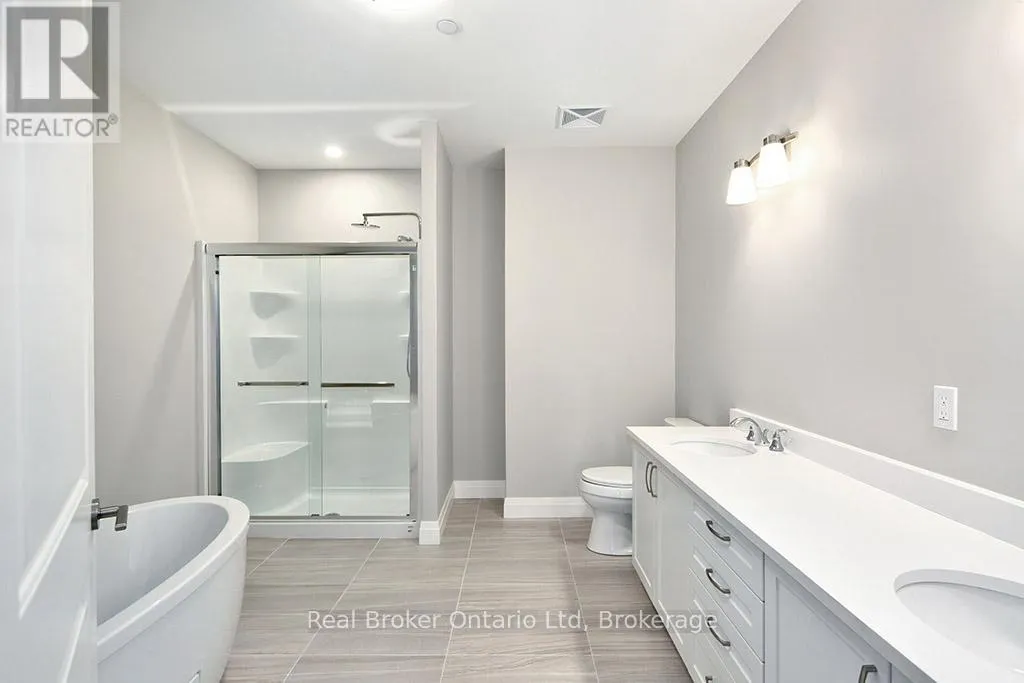206 - 80 9TH STREET E, #206