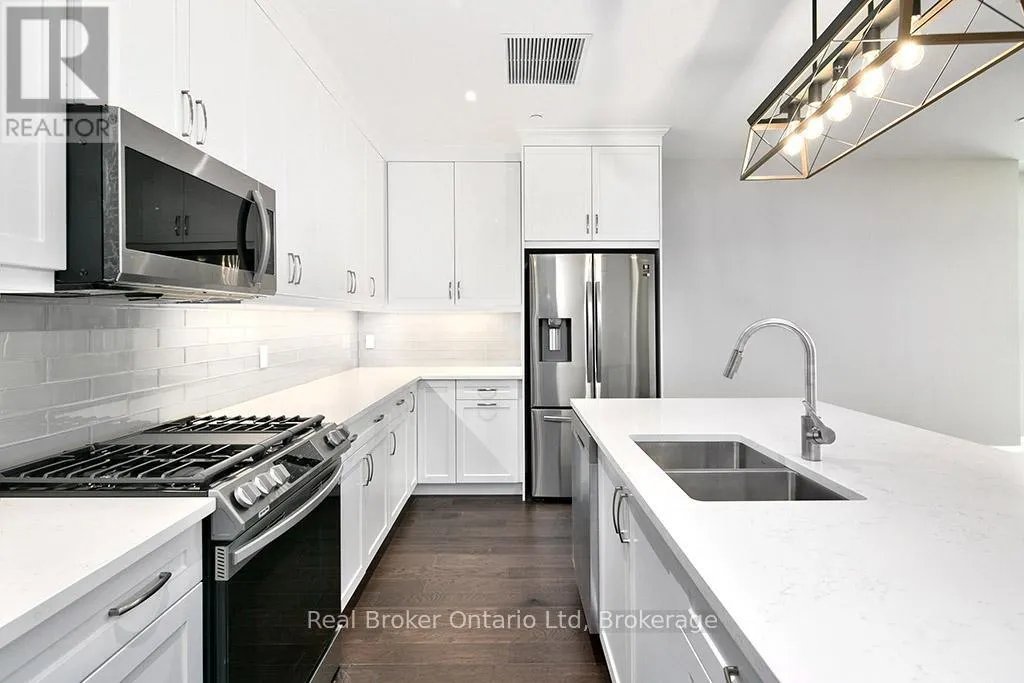 206 - 80 9TH STREET E, #206