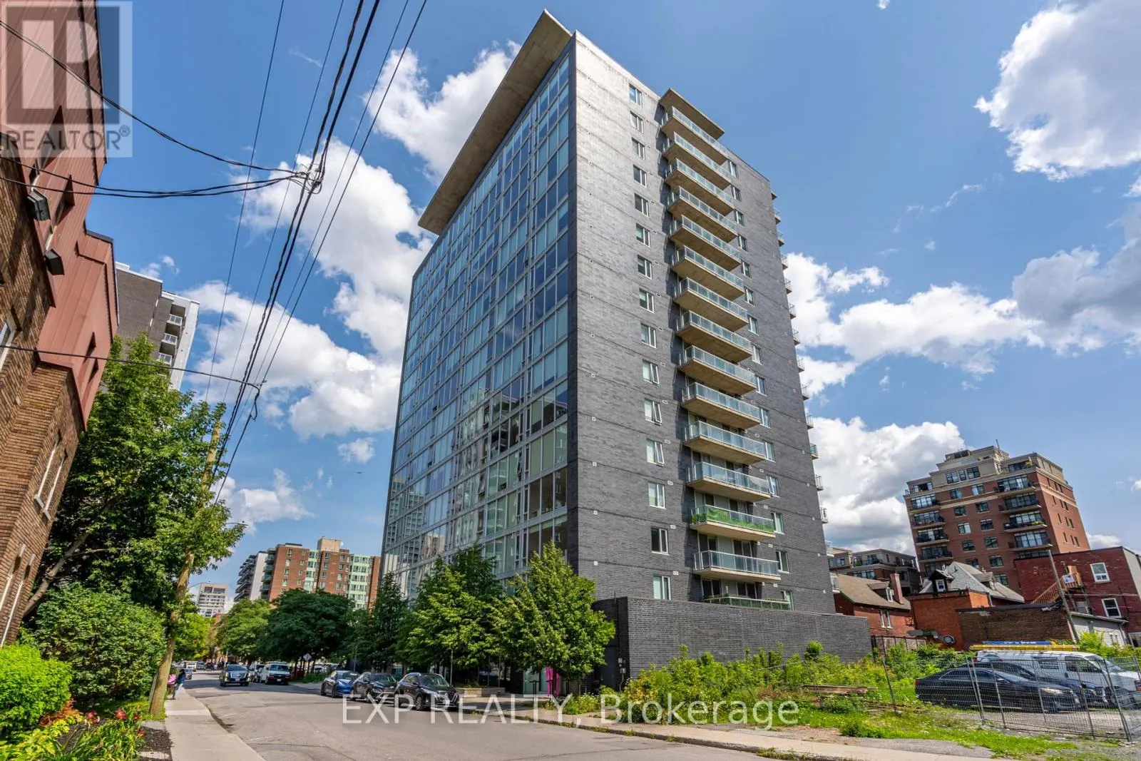 812 - 300 LISGAR STREET