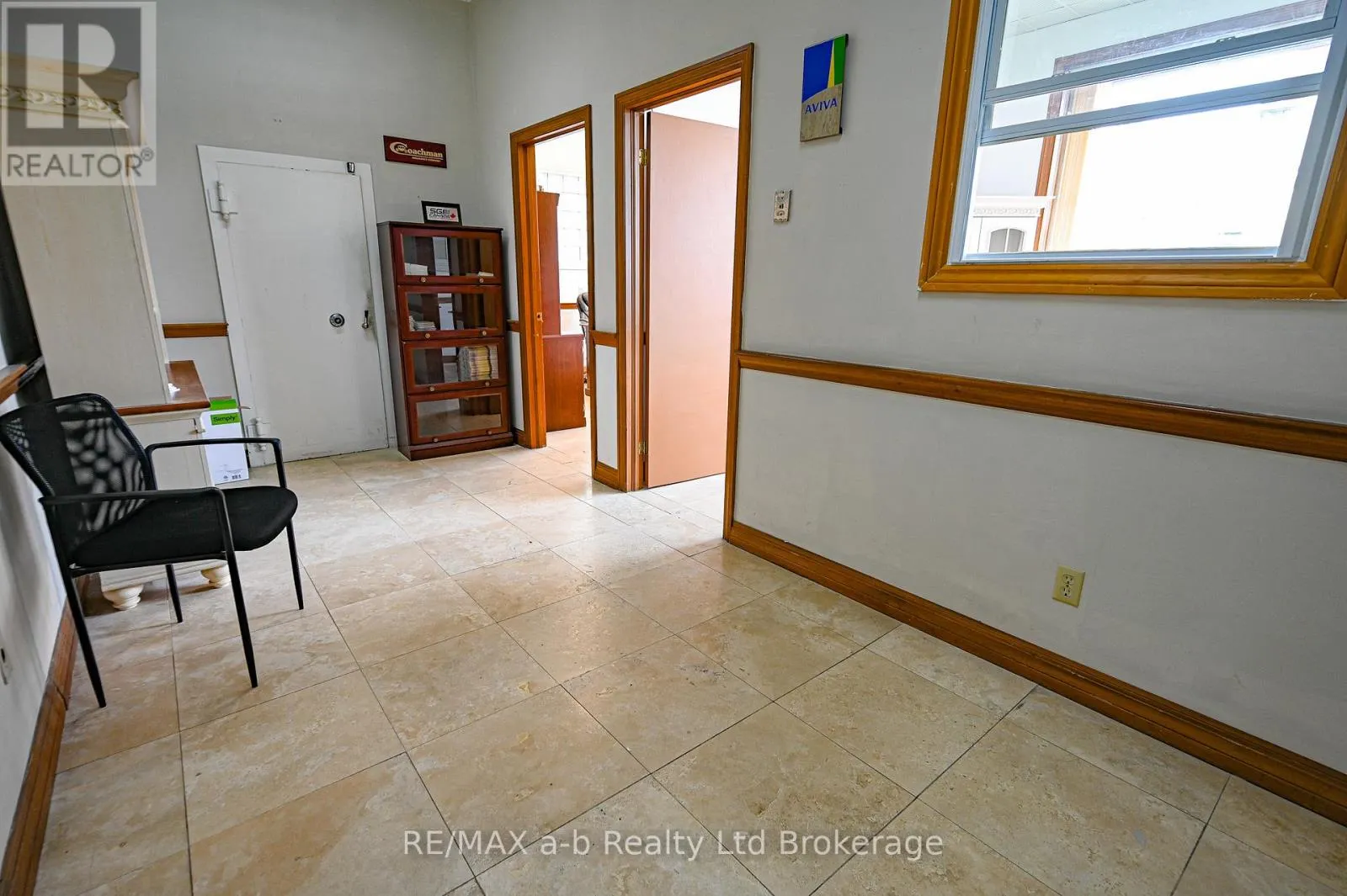 19 RIDOUT STREET W