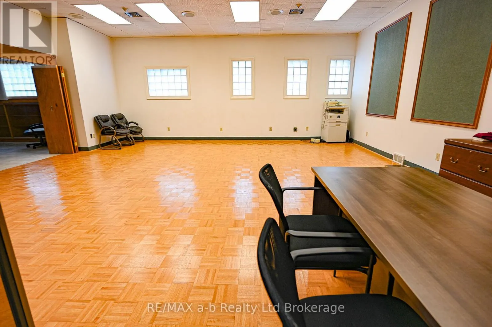 19 RIDOUT STREET W