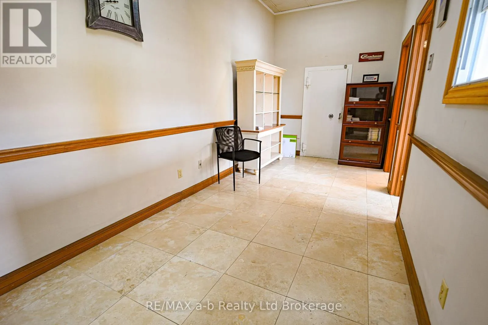 19 RIDOUT STREET W