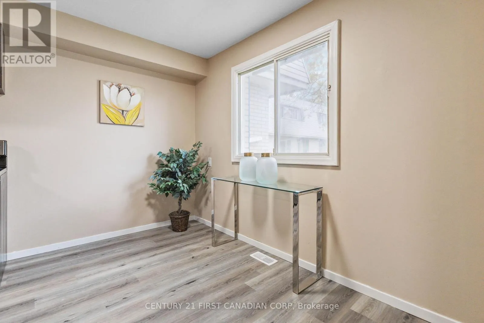 2 - 155 BOULLEE STREET, #2