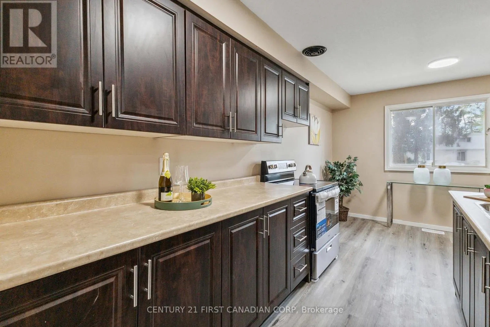 2 - 155 BOULLEE STREET, #2