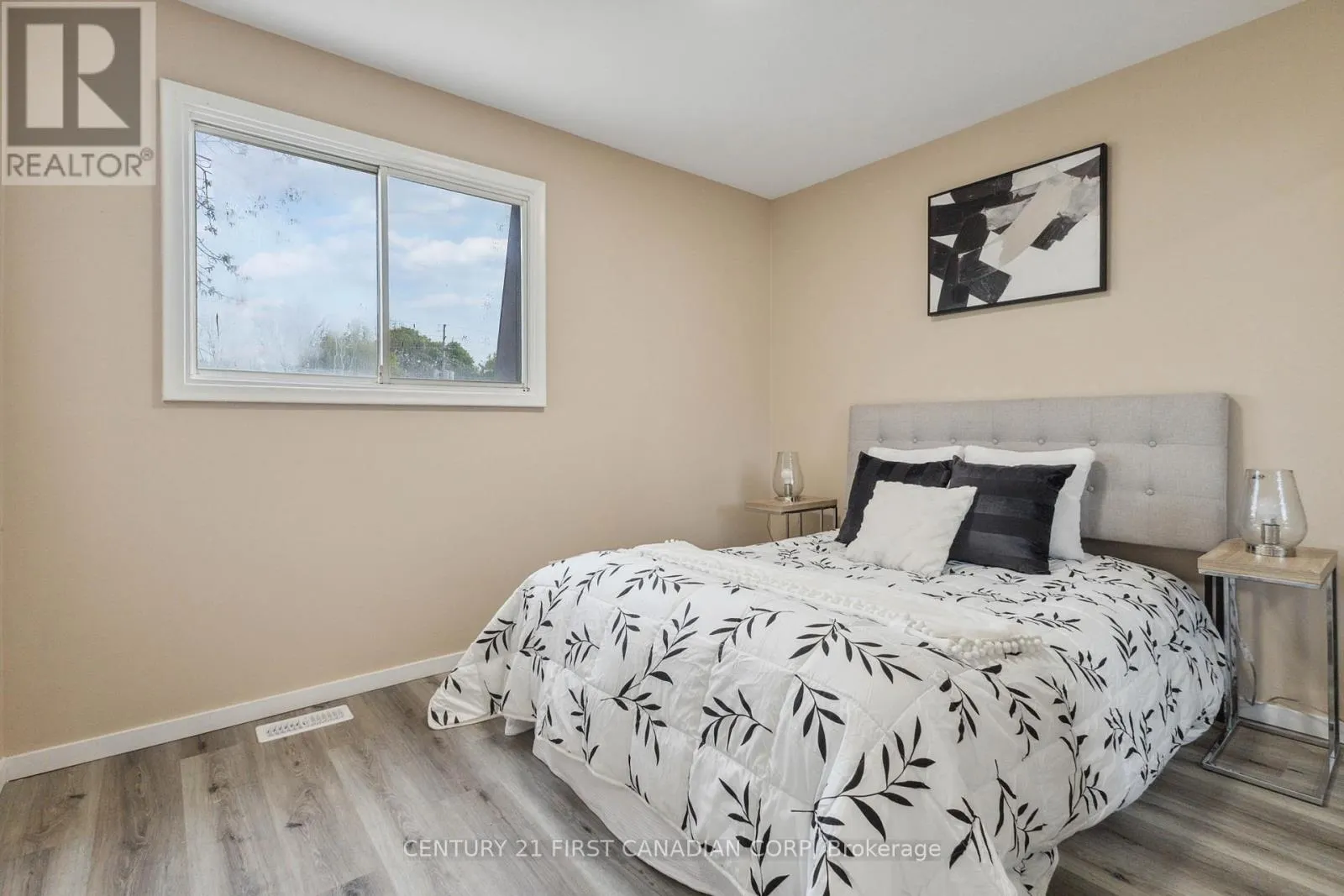 2 - 155 BOULLEE STREET, #2