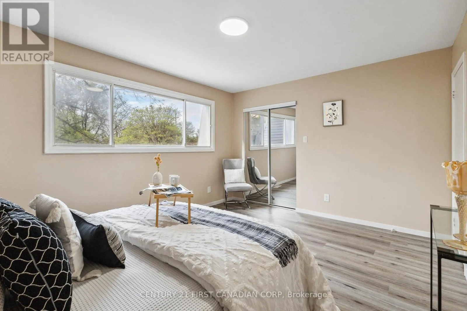 2 - 155 BOULLEE STREET, #2