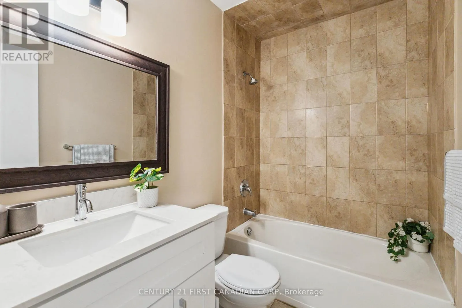 2 - 155 BOULLEE STREET, #2