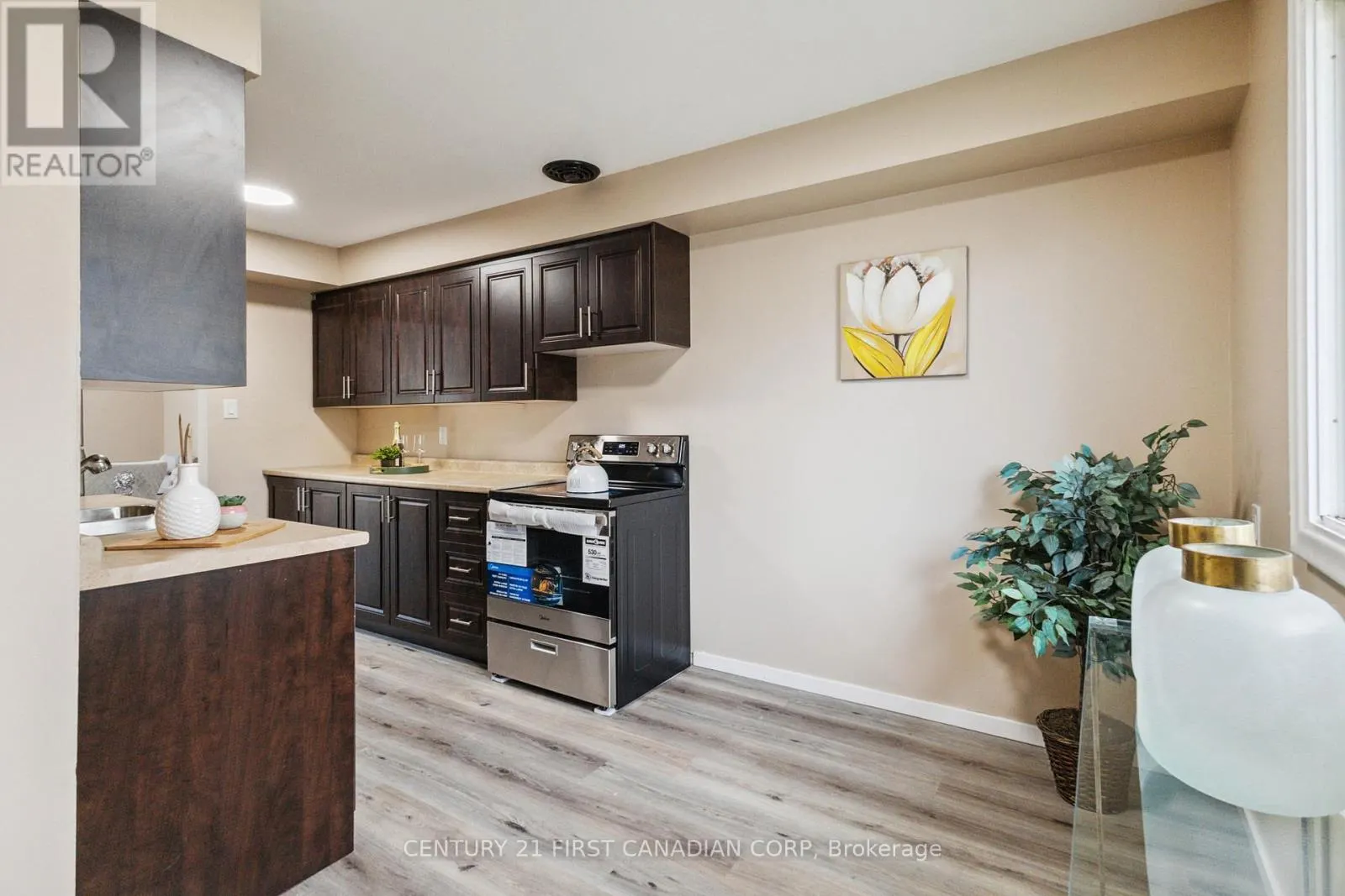 2 - 155 BOULLEE STREET, #2
