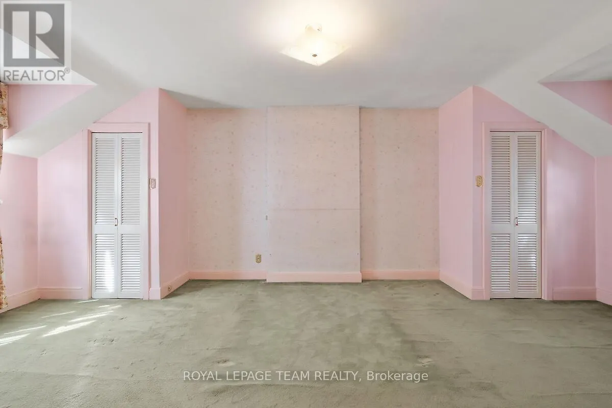 123 IVY CRESCENT