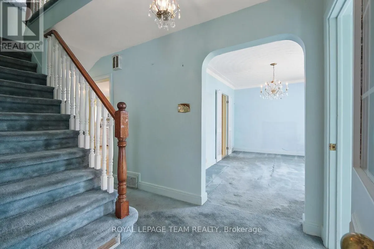 123 IVY CRESCENT