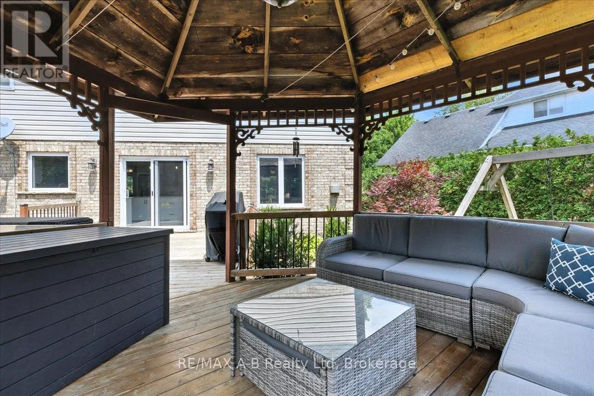214 JORDAN CRESCENT