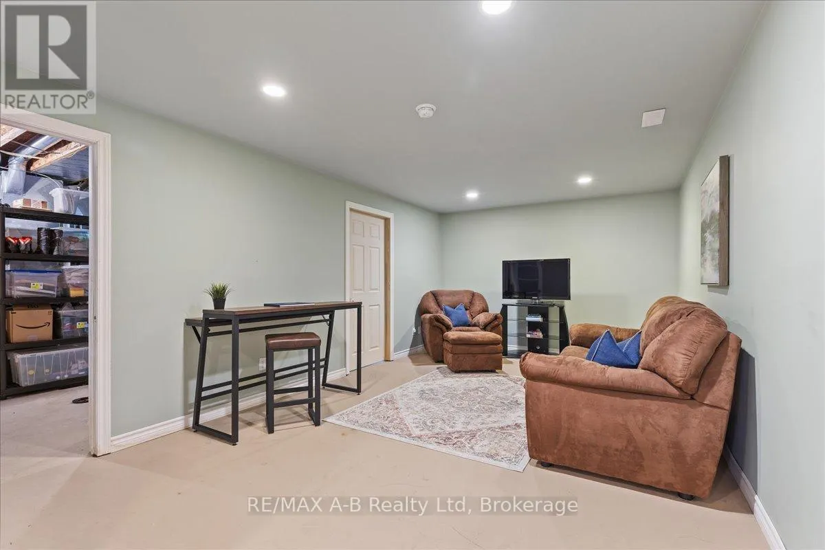 214 JORDAN CRESCENT