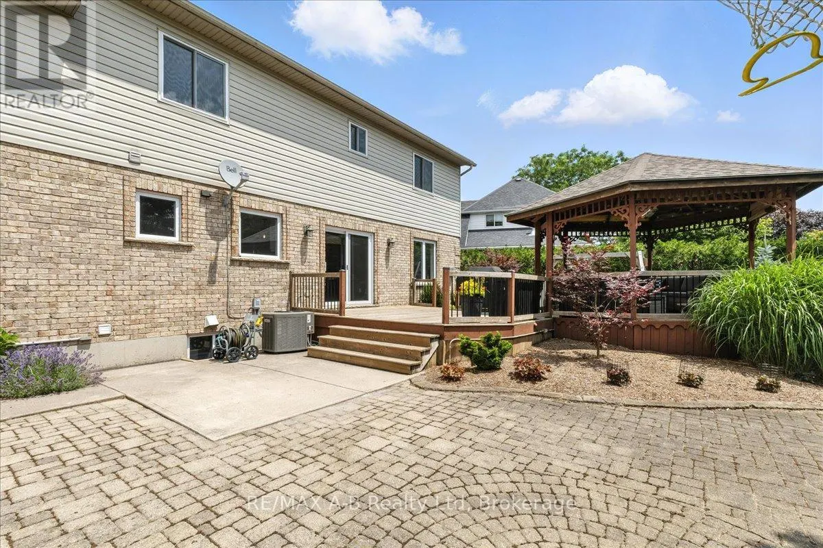214 JORDAN CRESCENT
