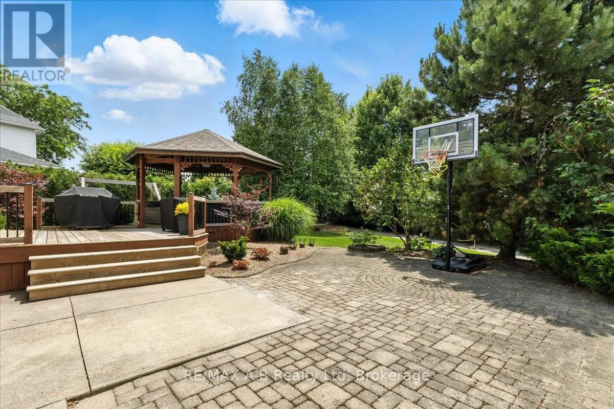 214 JORDAN CRESCENT