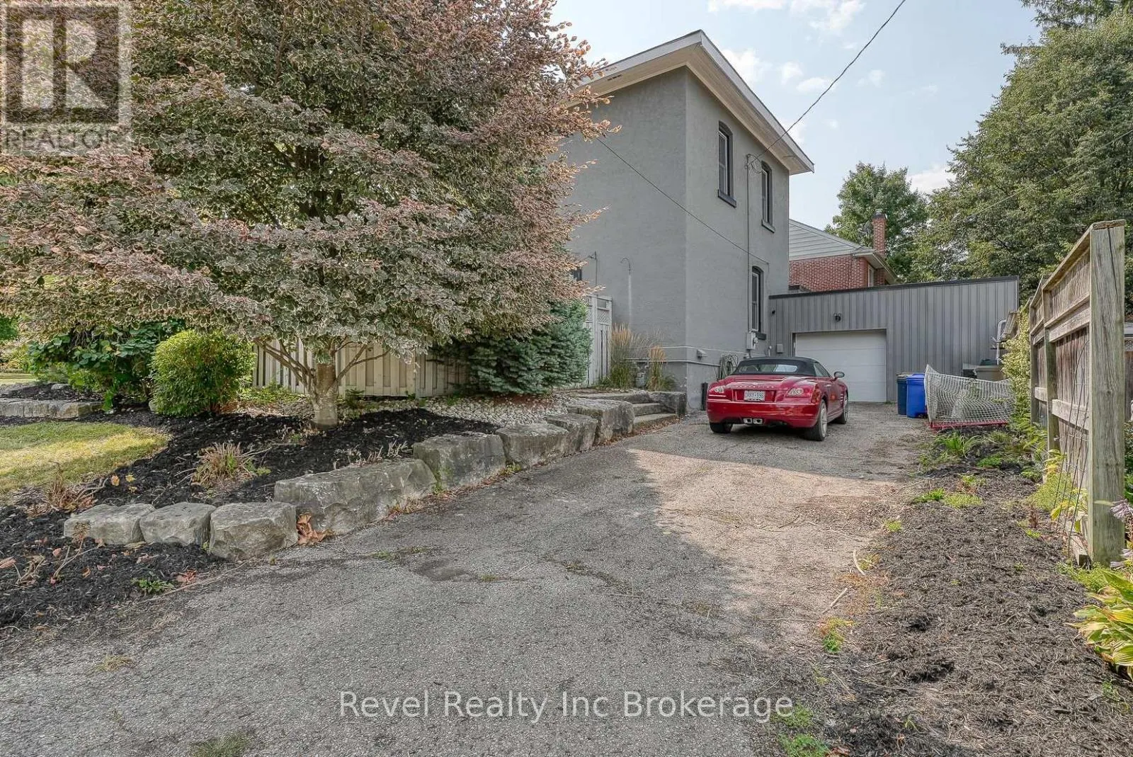 425 INGERSOLL AVENUE