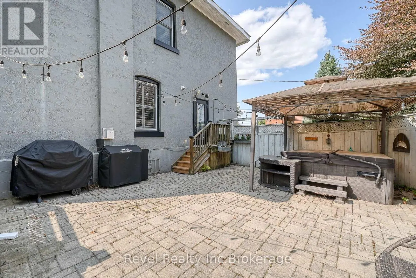 425 INGERSOLL AVENUE