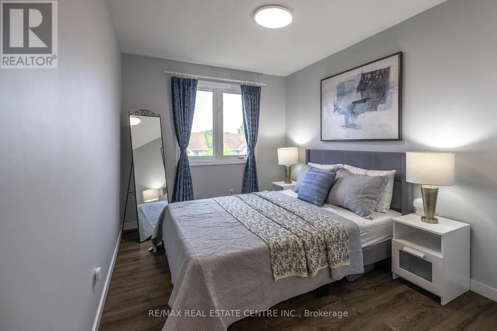 94 - 105 PINNACLE DRIVE
