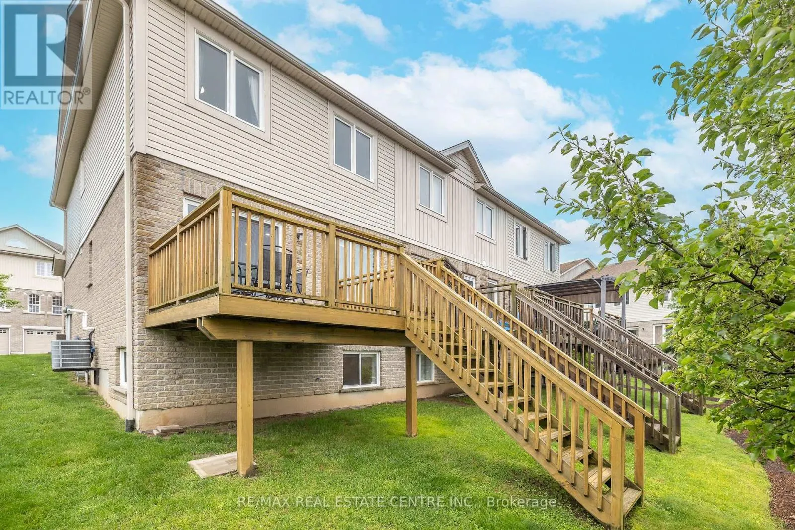 94 - 105 PINNACLE DRIVE