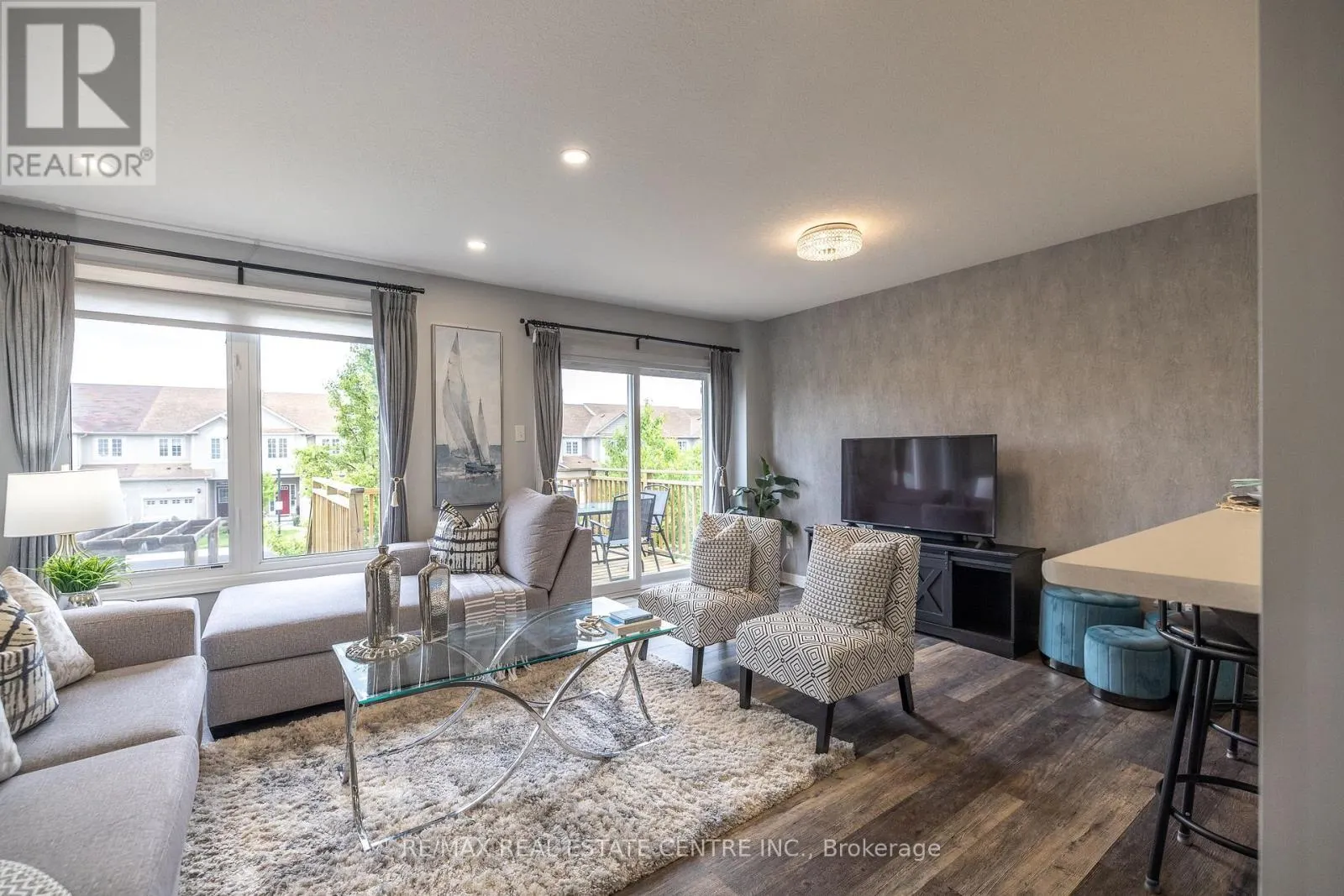 94 - 105 PINNACLE DRIVE