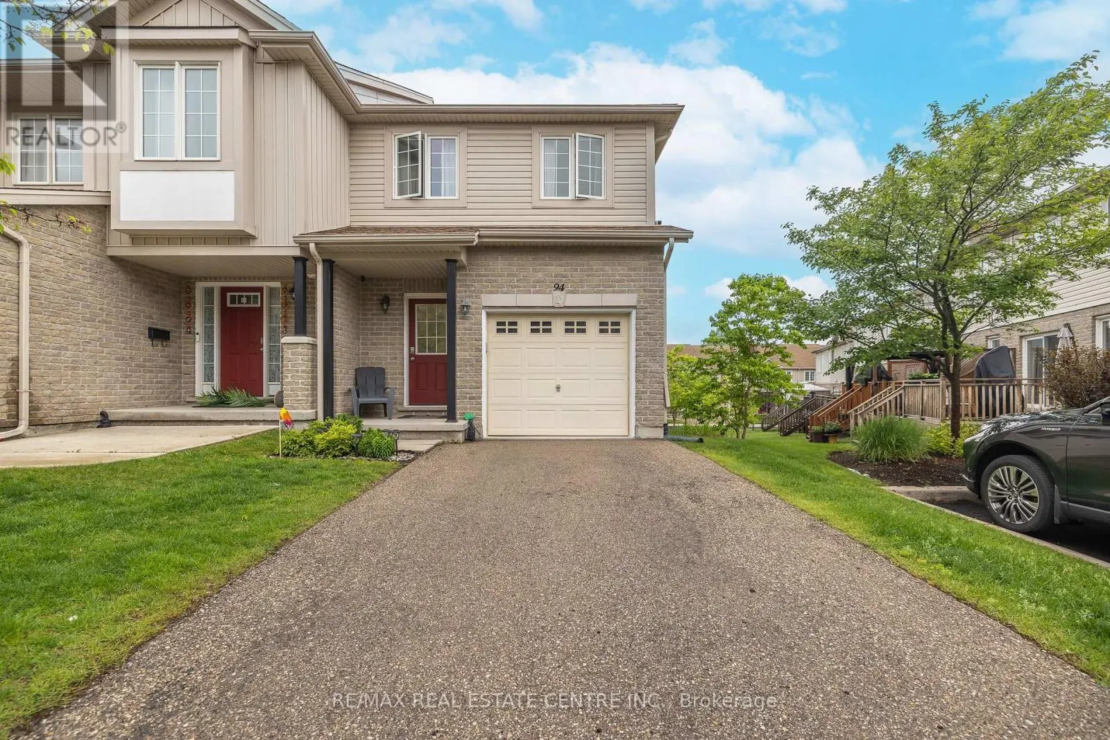 94 - 105 PINNACLE DRIVE