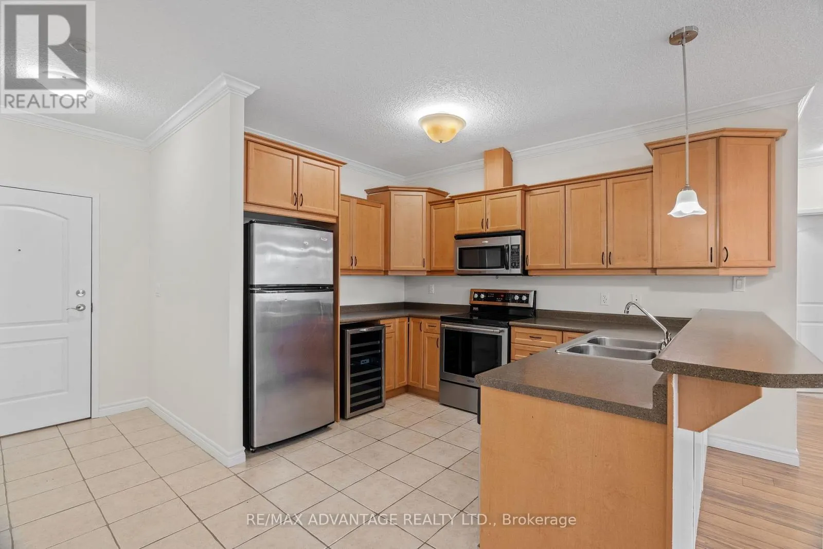 301 - 435 COLBORNE STREET, #301