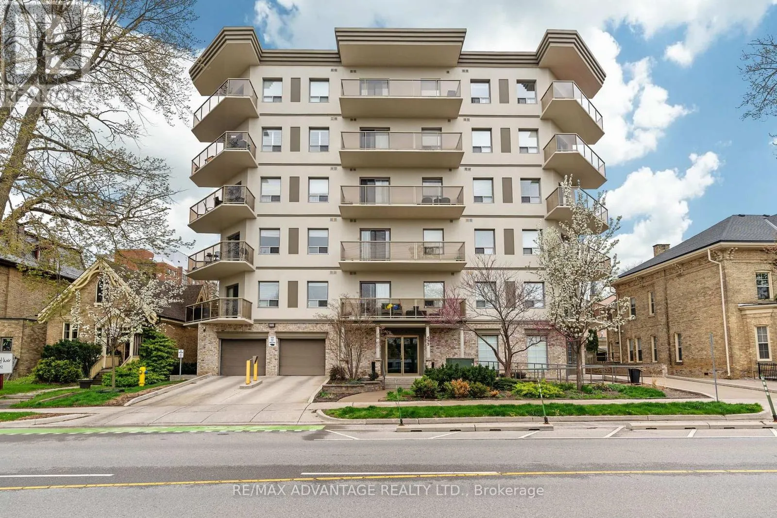301 - 435 COLBORNE STREET, #301