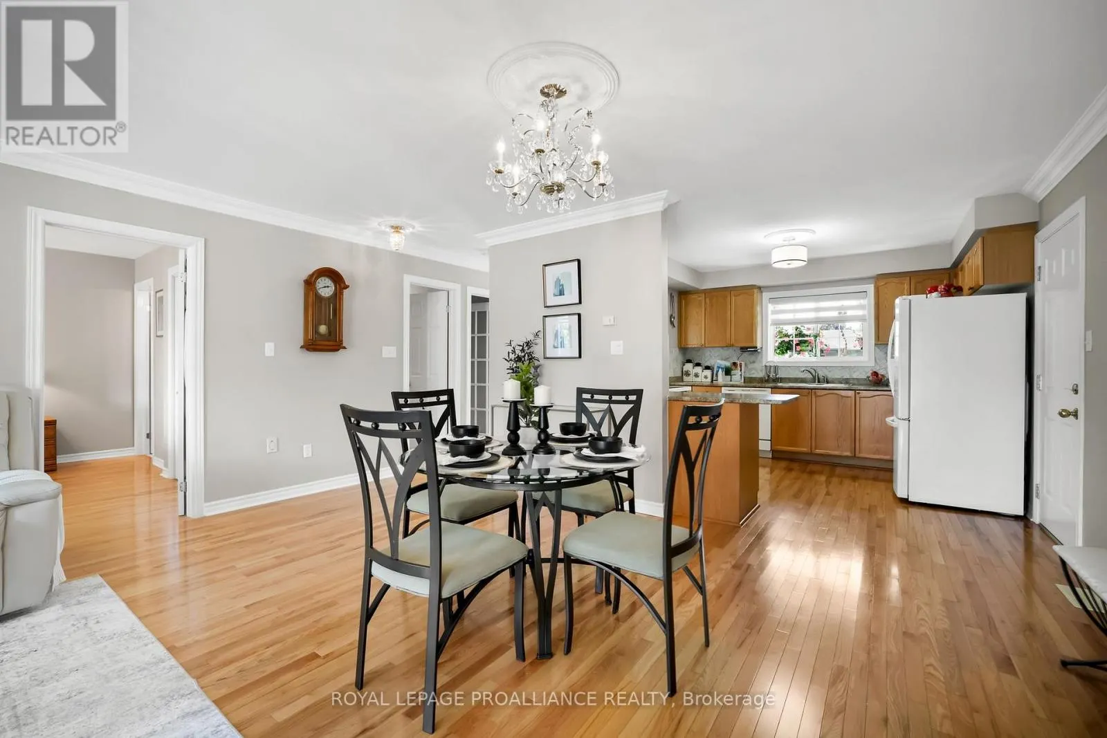 746 MUNSON CRESCENT