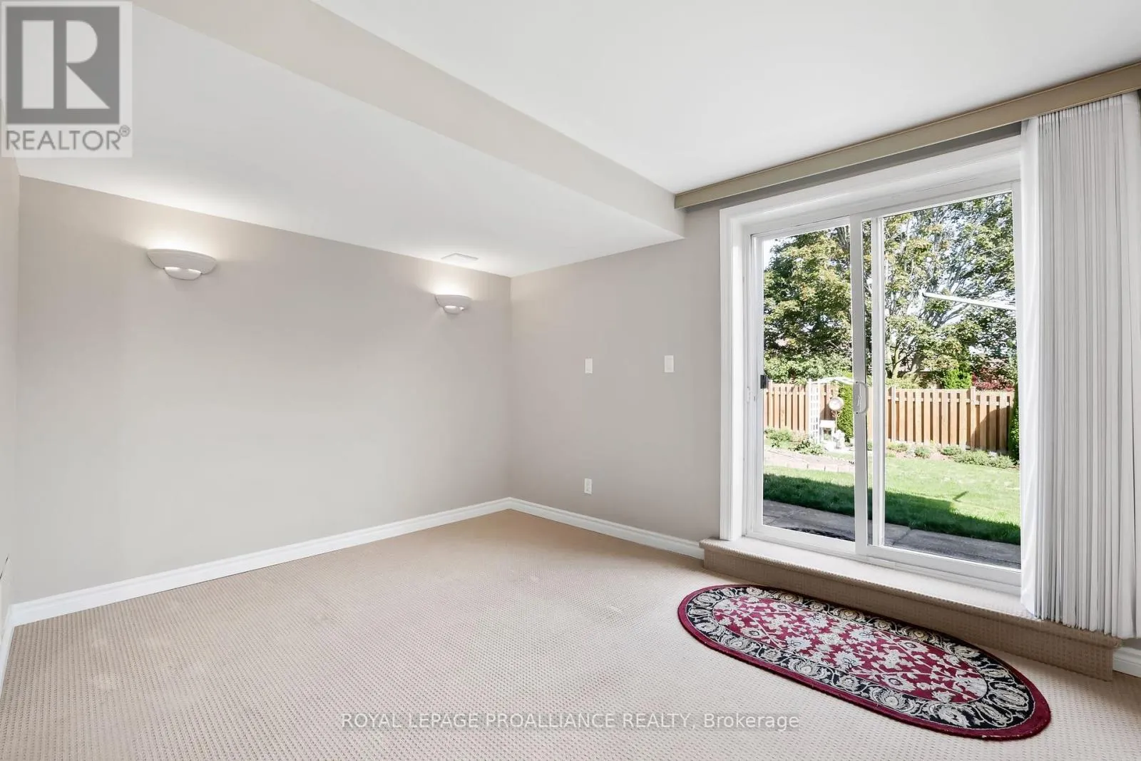 746 MUNSON CRESCENT