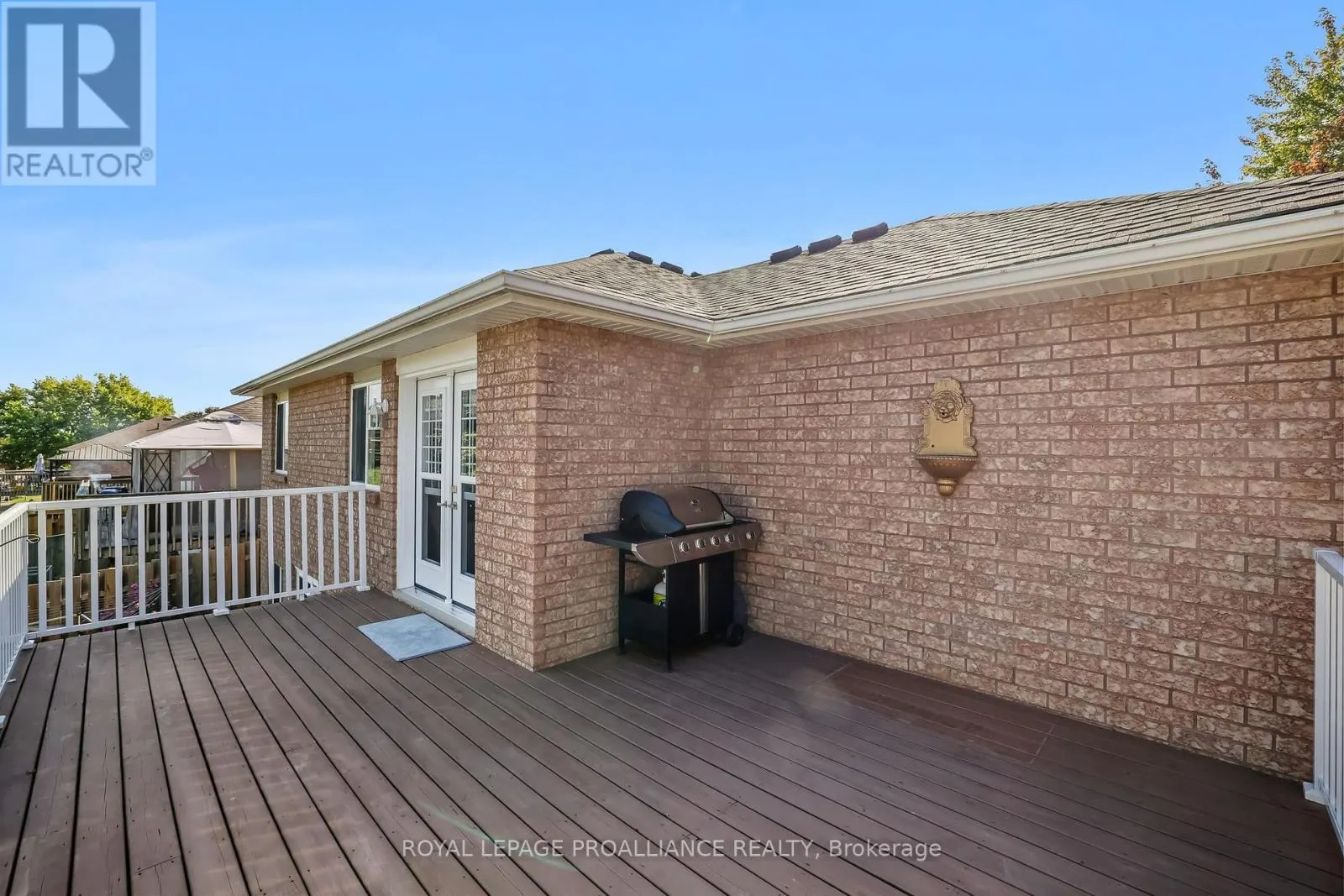 746 MUNSON CRESCENT