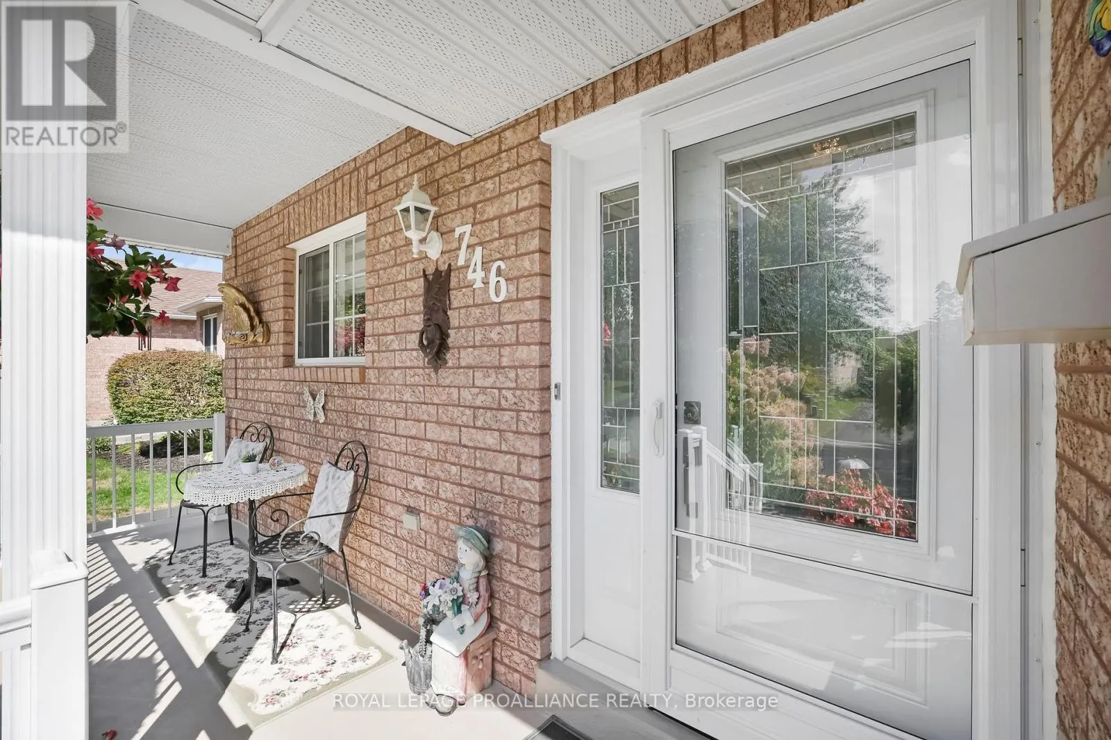 746 MUNSON CRESCENT