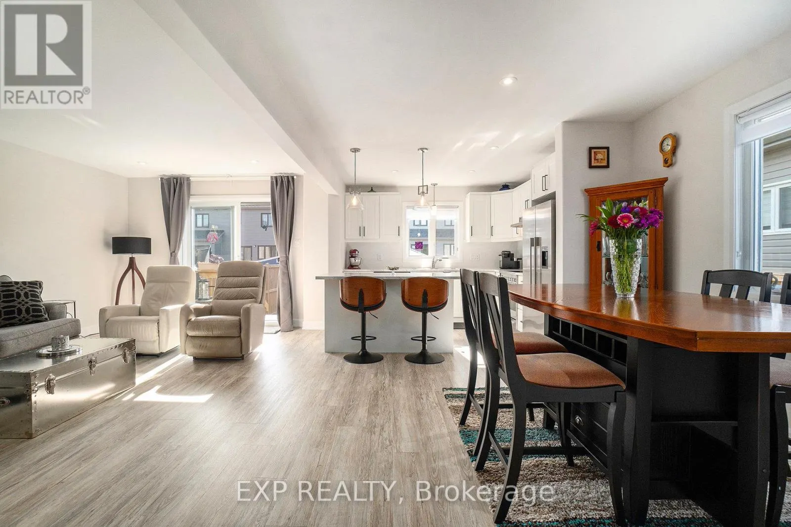 704 AZURE STREET