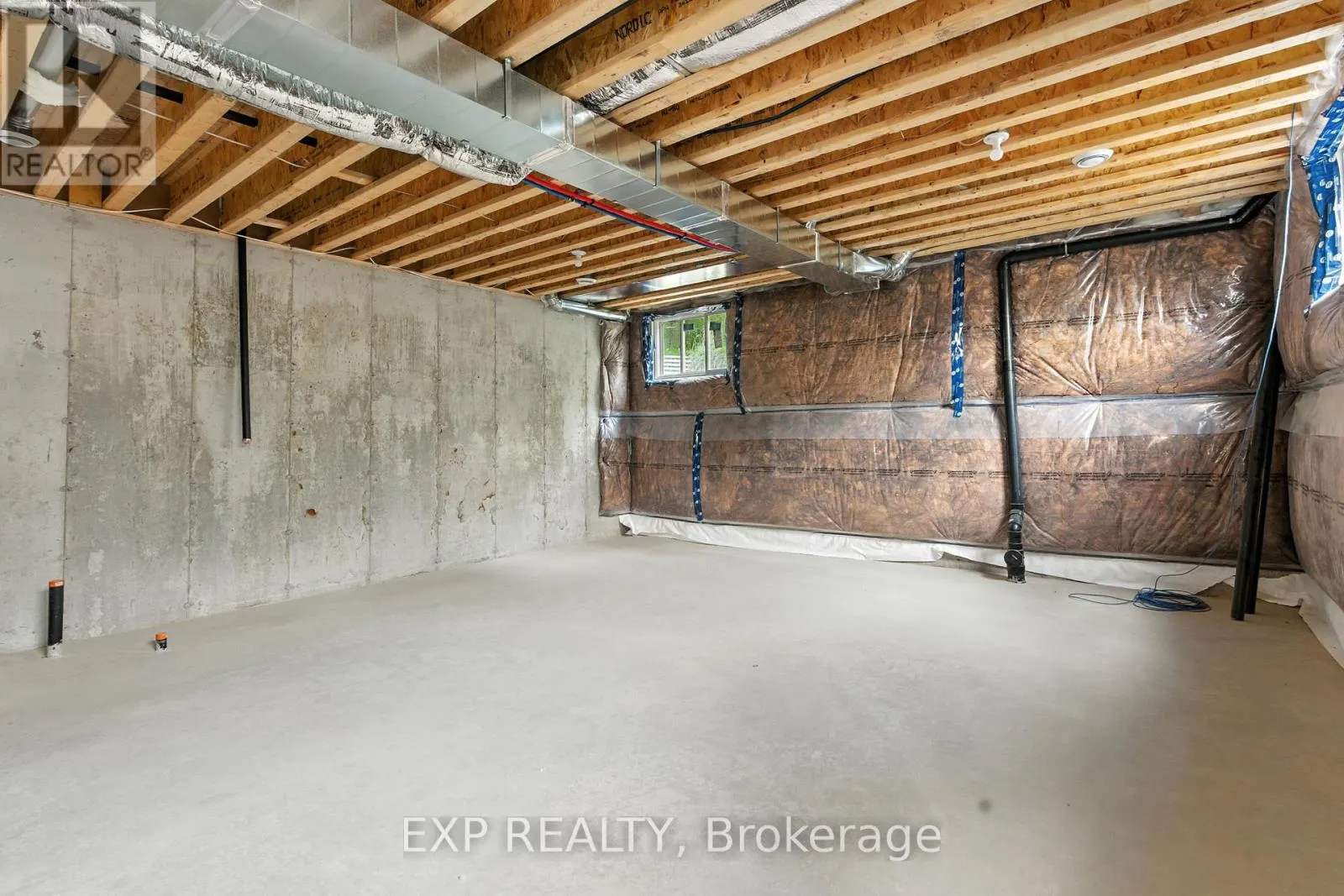 116 FORKS ROAD E