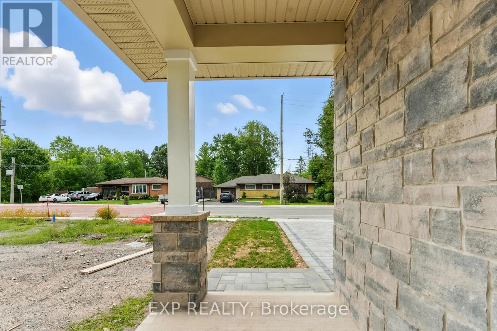 116 FORKS ROAD E