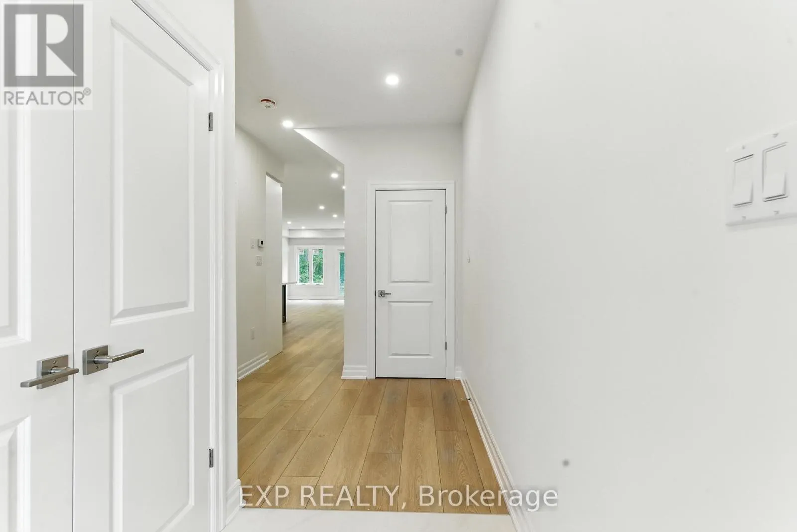 116 FORKS ROAD E