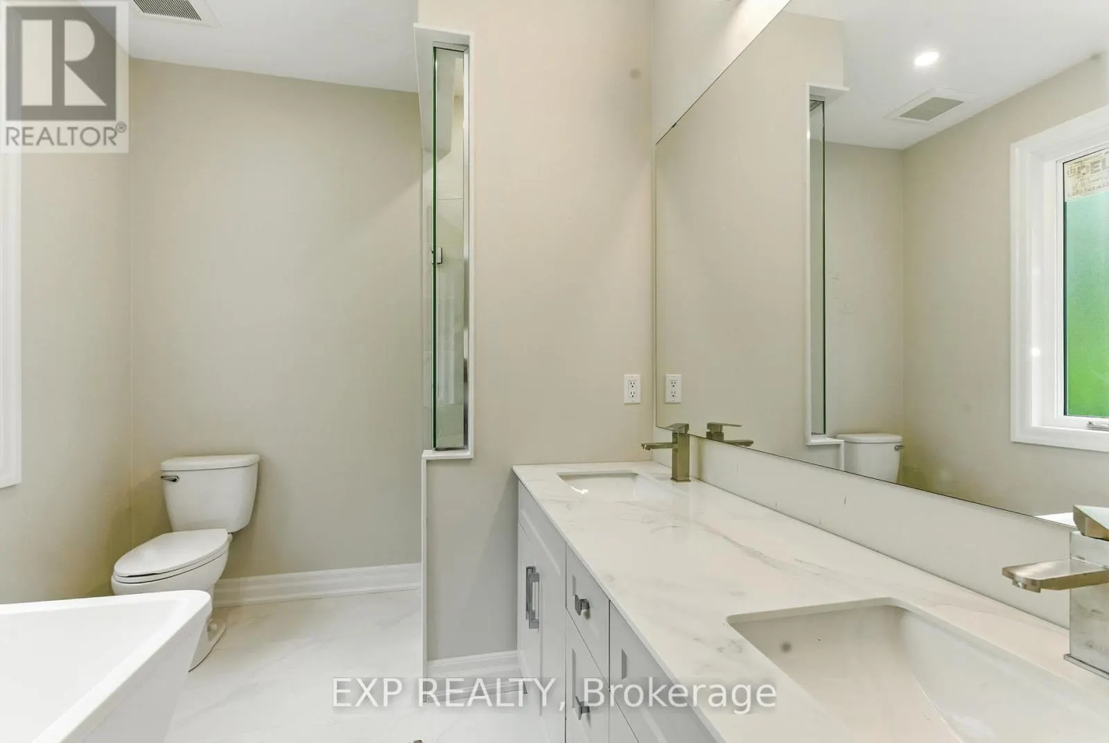 116 FORKS ROAD E
