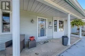 18 WILKINS CRESCENT