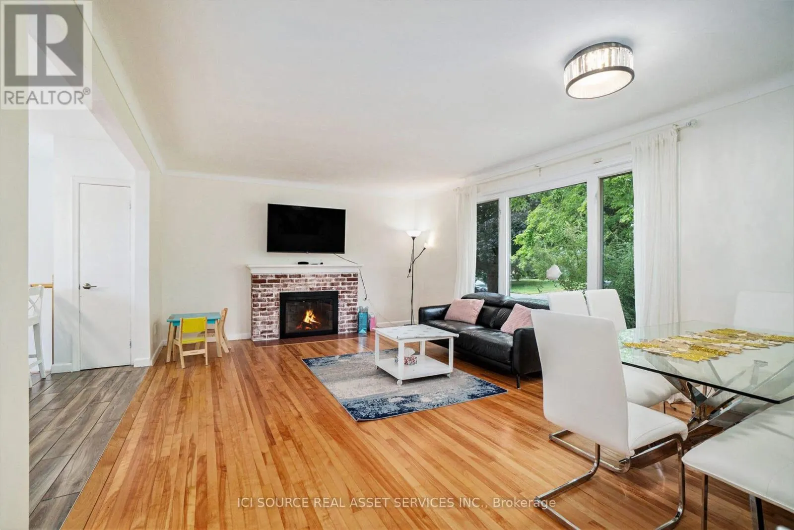 1303 ALBANY DRIVE