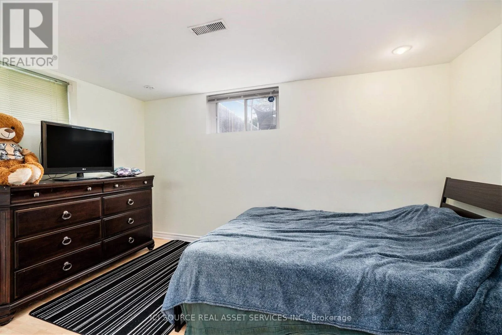 1303 ALBANY DRIVE