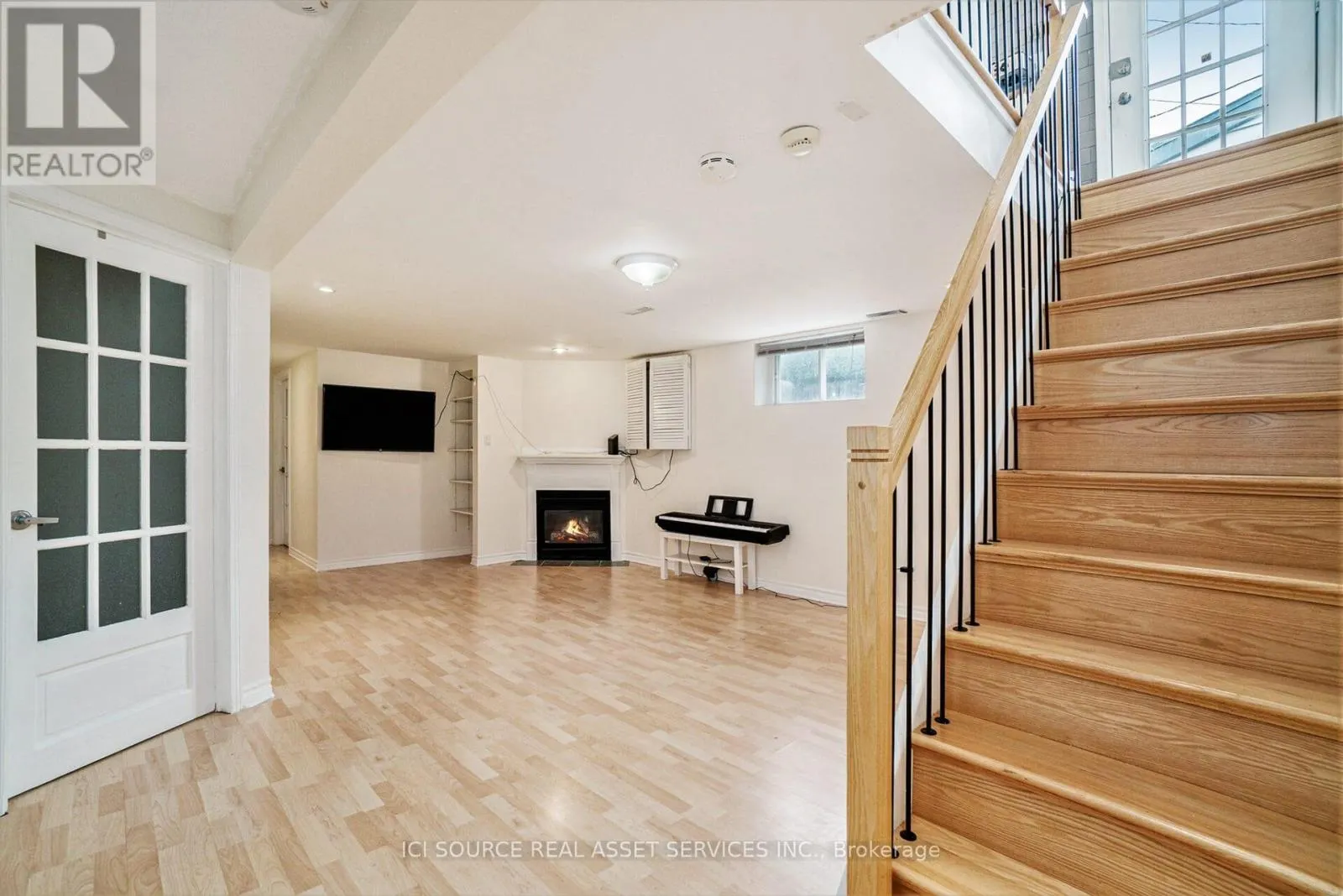 1303 ALBANY DRIVE