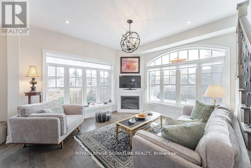 47 WINDSOR CIRCLE